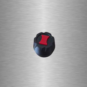 Baton Schalter Nahaufnahme des Schalters des Baton von Black Widow mit schwarzem Gehäuse und rotem Druckschalter.